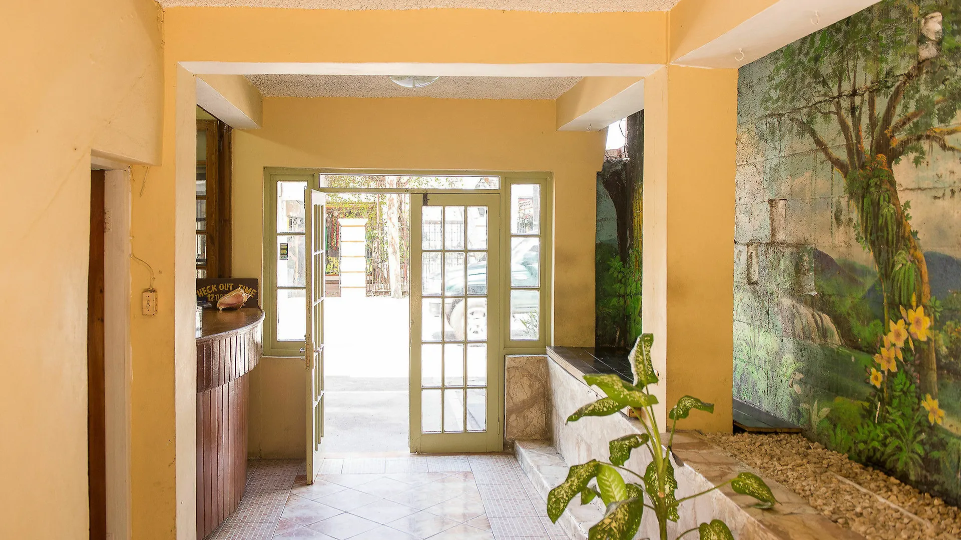 Rooms On The Hip Strip - Montego Bay Jamaica